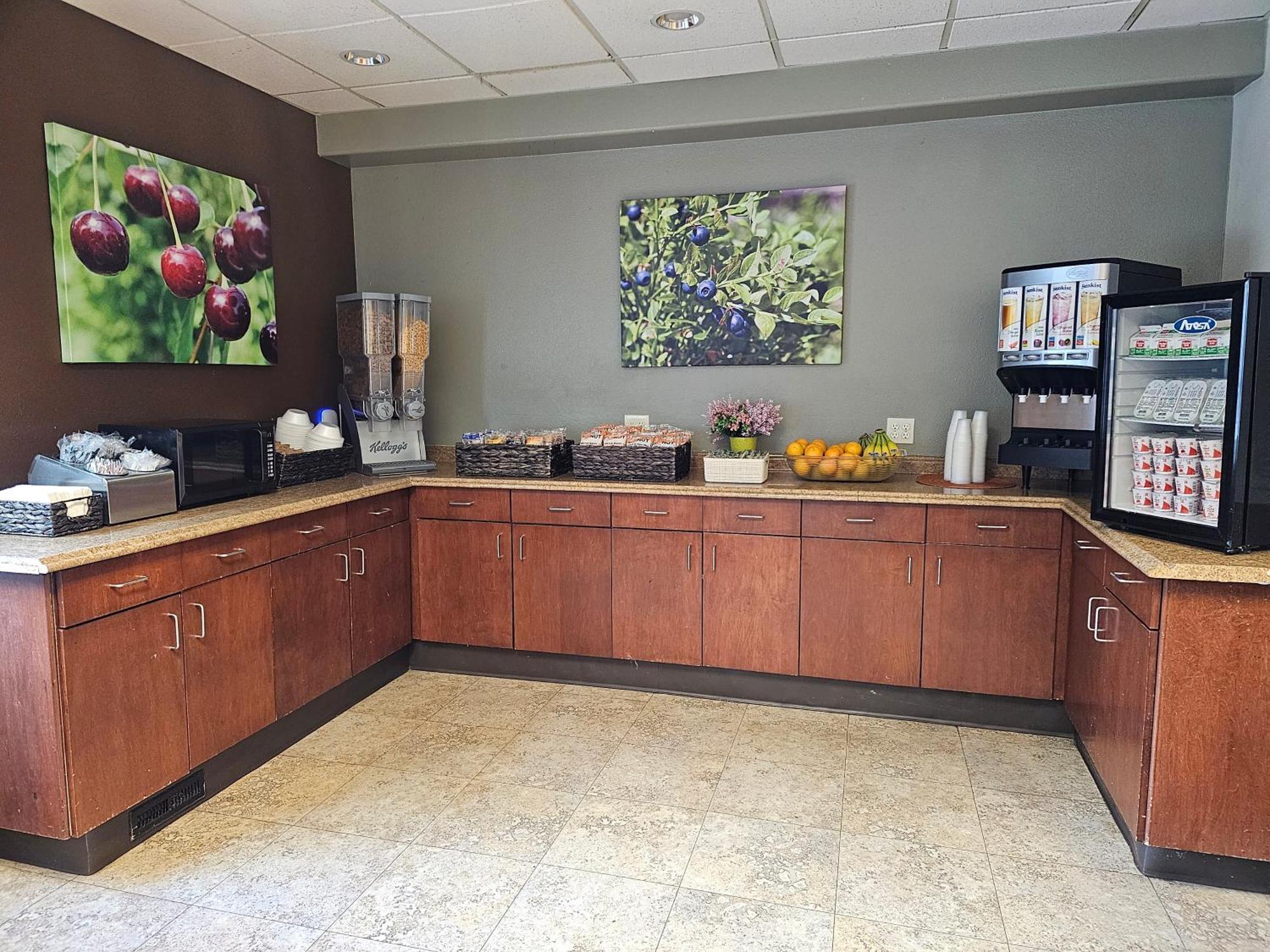 Hotel Broadway Conference Center 3*