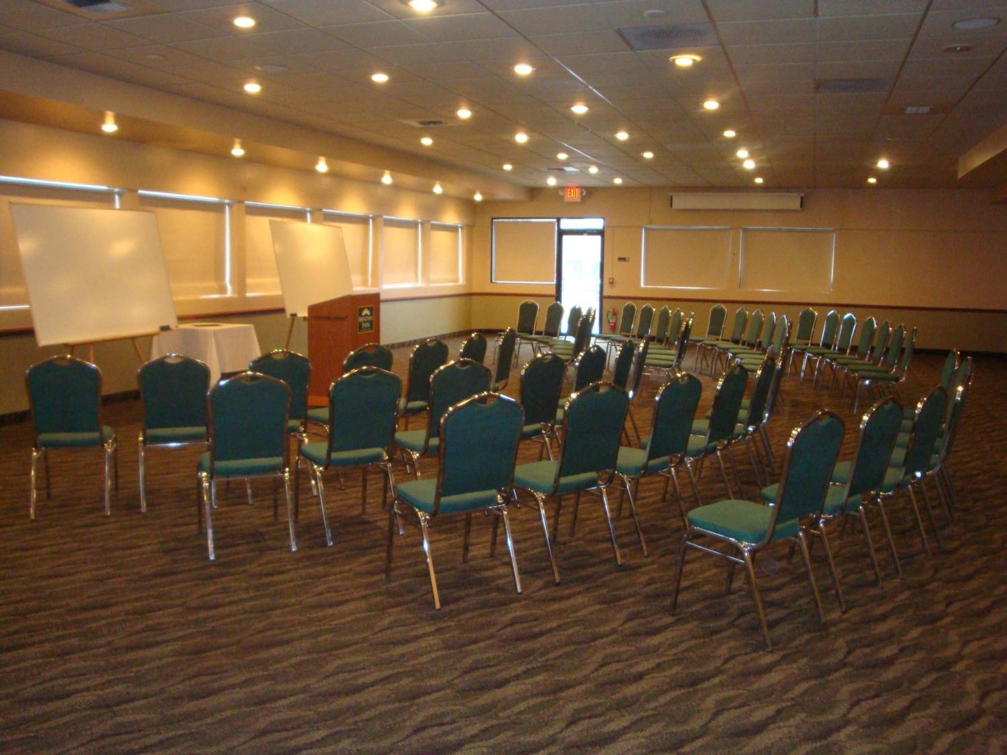 Broadway Conference Center 3*