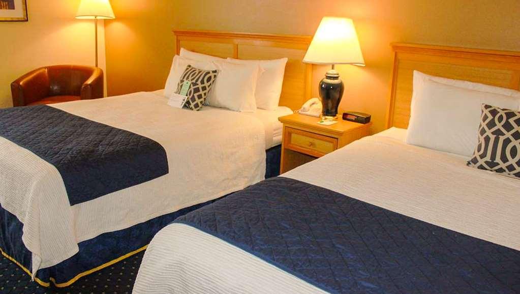 Broadway Conference Center Hotel 3*