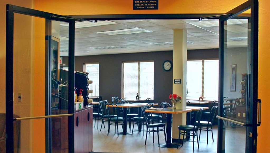 Broadway Conference Center Hotel 3*