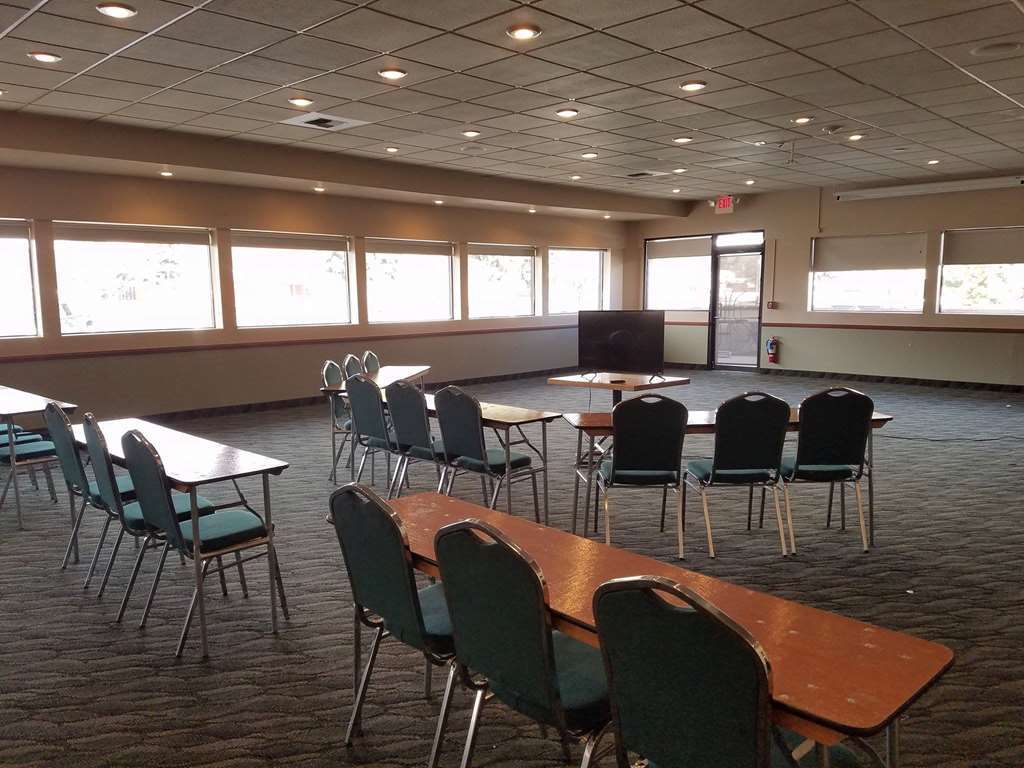 Broadway Conference Center Hotel 3*