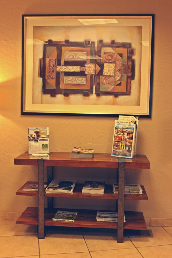 Hotel Broadway Conference Center 3*