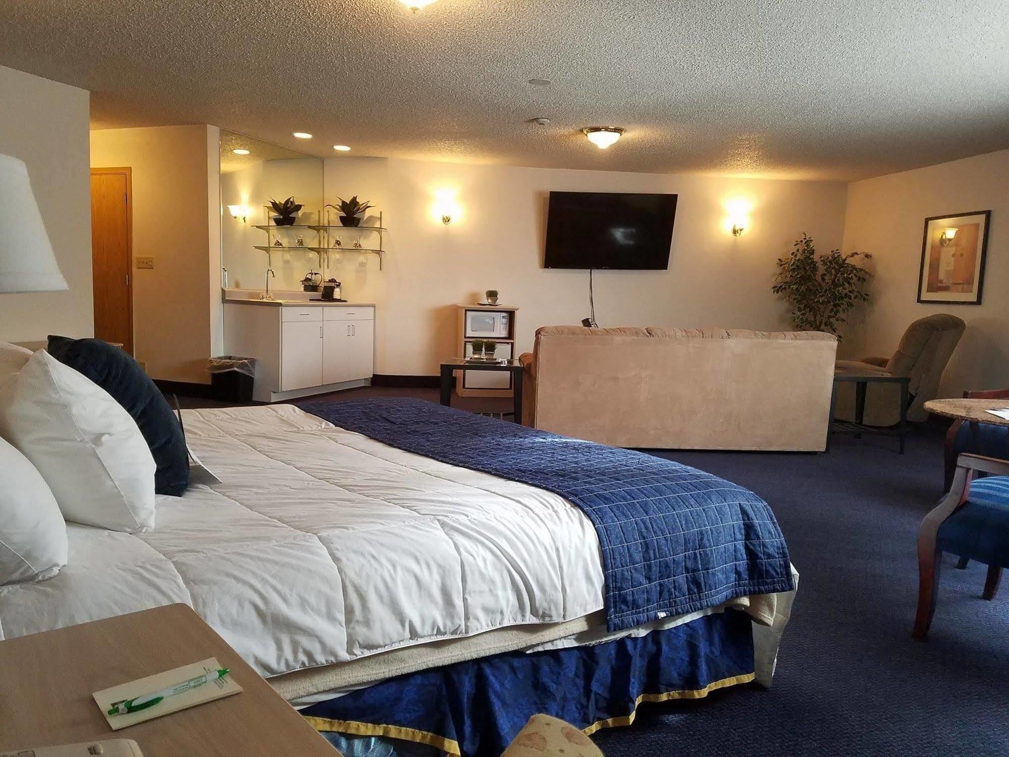 Broadway Conference Center 3*
