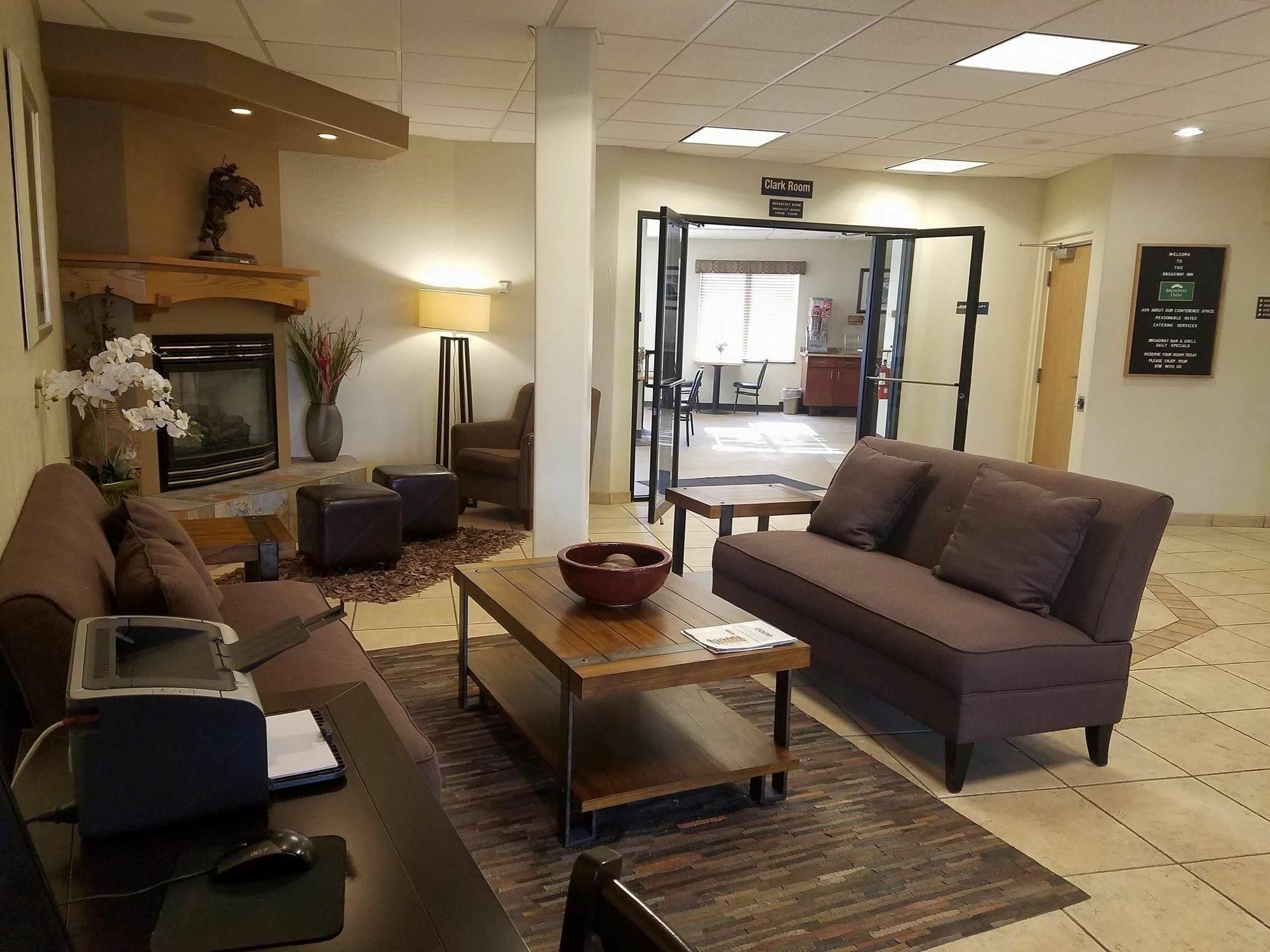 Broadway Conference Center 3*